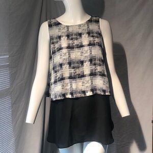 Le Lis Tunic 